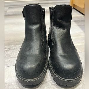 AMI Vintage Ankle Chelsea Style Boots